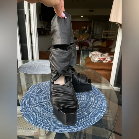 Chic Black Platform Boots - Picture 2 of 8